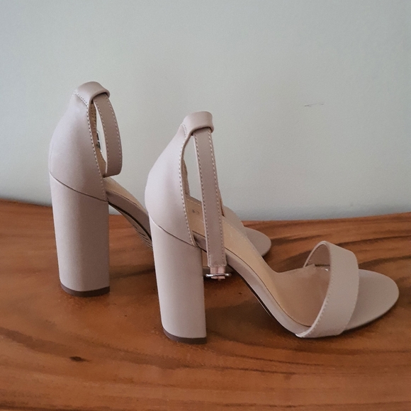 Betts Ollie Block Heels - Picture 10 of 11